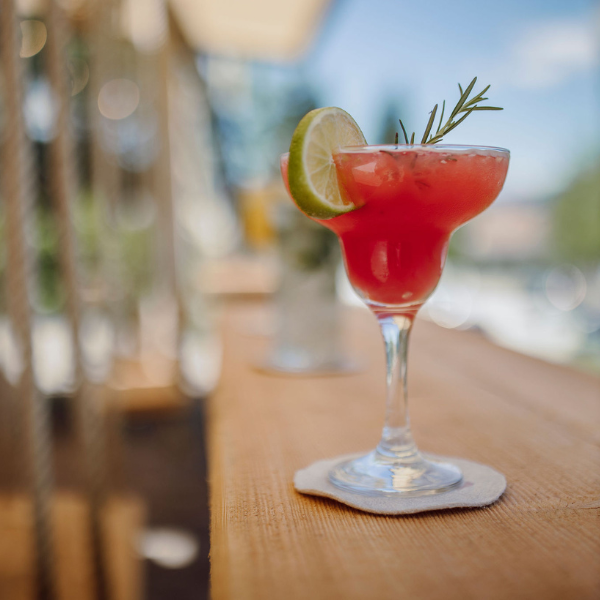 Gute Drinks & gemütliches Beisammensein im Urlaub in Uncle Jack's Hotel © Matthias Warter