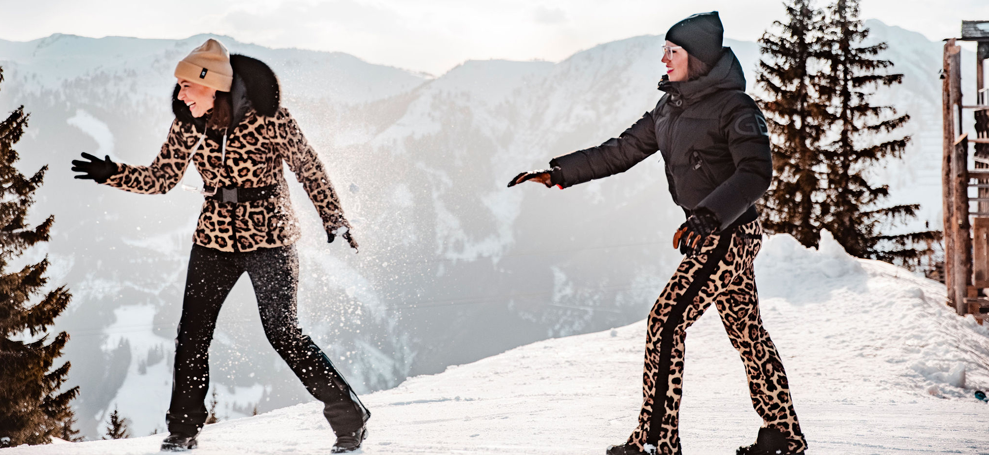 Schneeballschlacht mit Freunden in Flachau © Matthias Warter